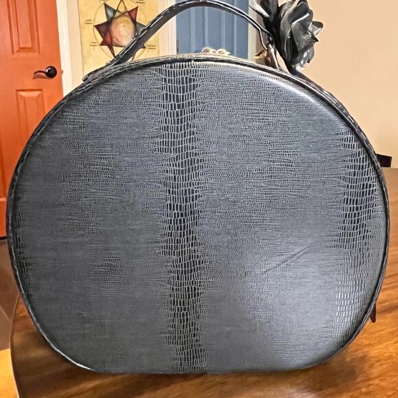 Lancome Paris Large Black Embossed Toiletries/Cosmetic/Medication Bag Purse - Picture 5 of 7